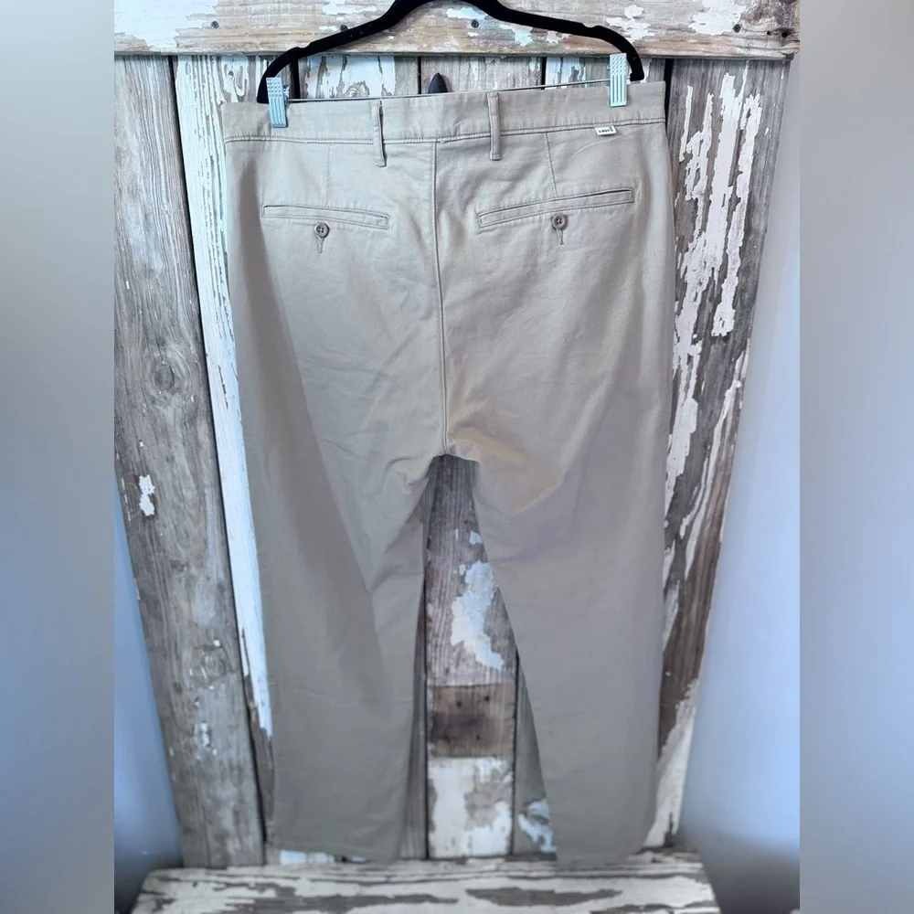 Levi’s Slacks Tan Size 38x32 Flat Front